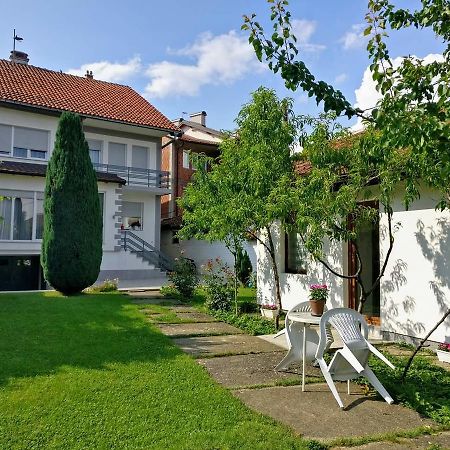 Garden Guesthouse Gjakova Luaran gambar