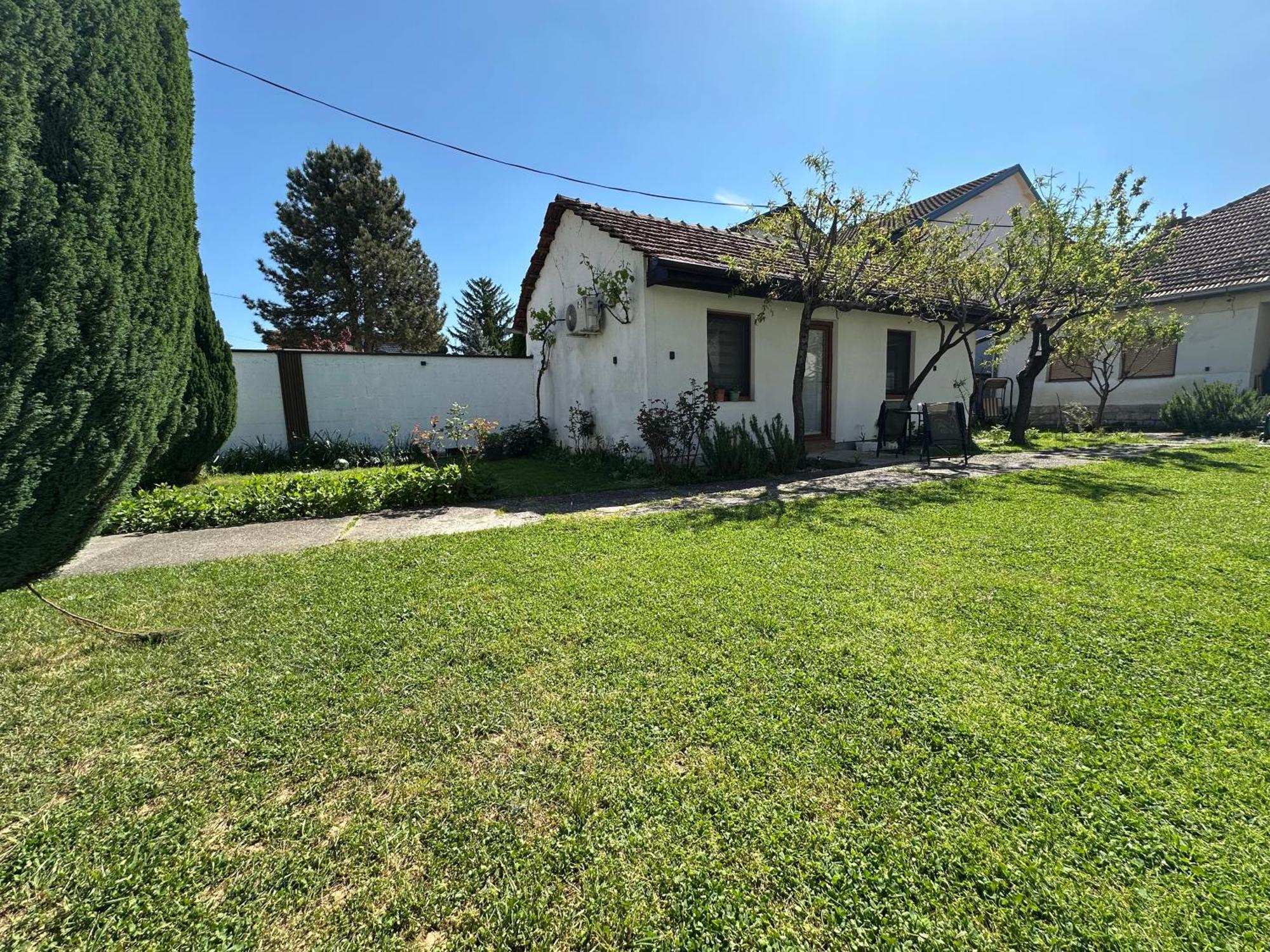 Garden Guesthouse Gjakova Luaran gambar