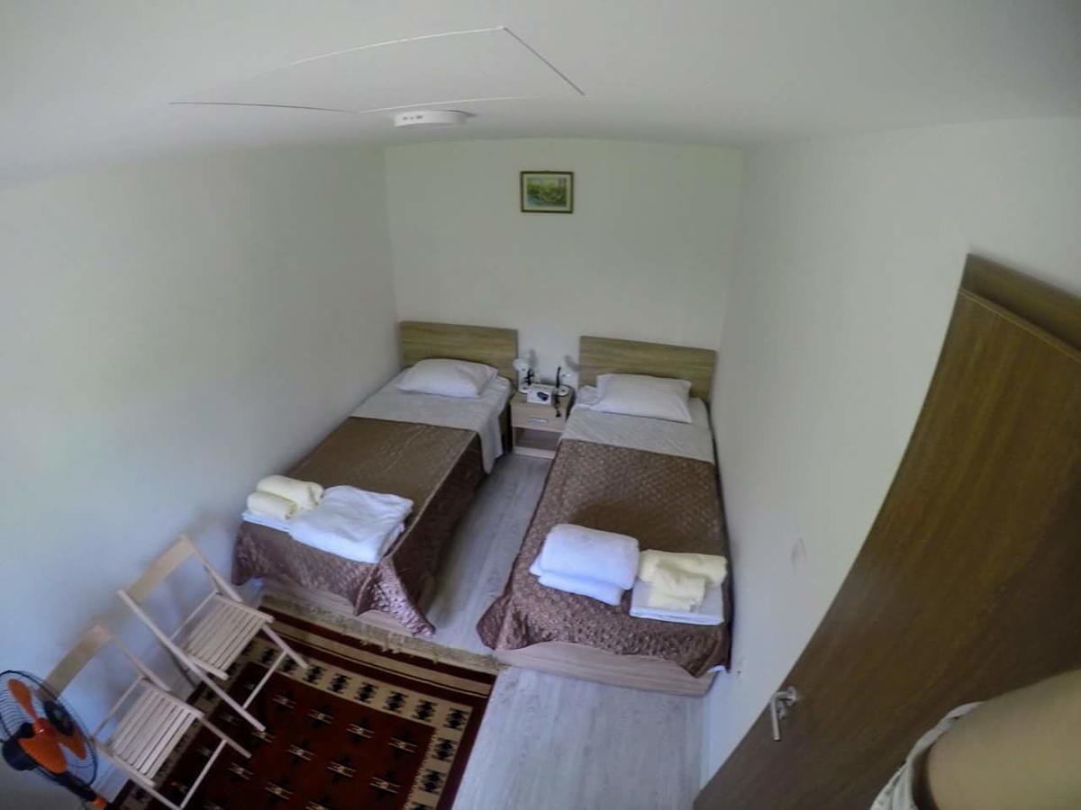 Garden Guesthouse Gjakova Luaran gambar